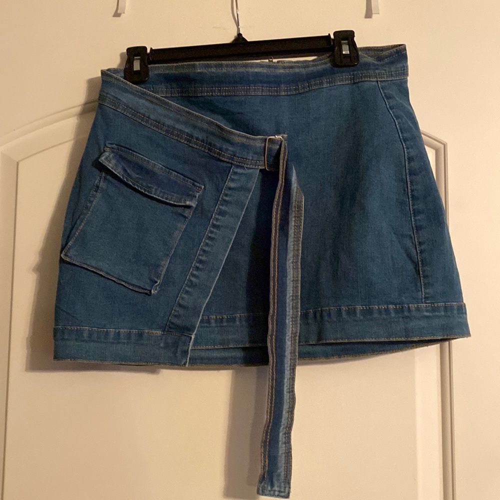 Ladies Skirt